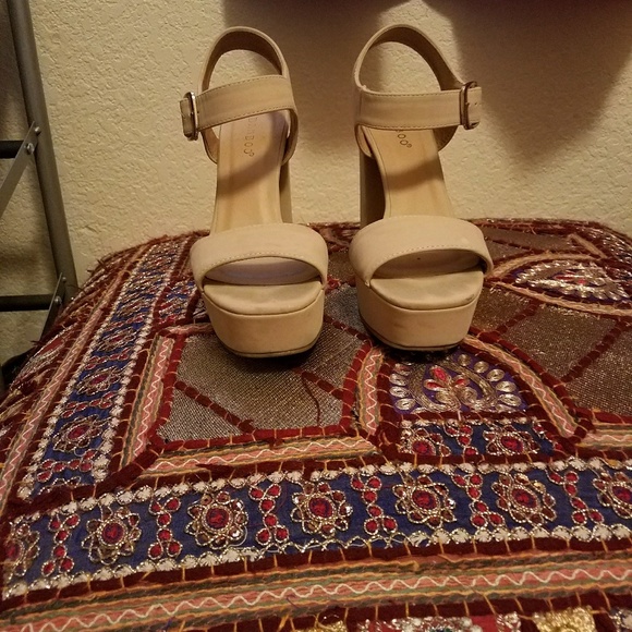 Heels - Picture 2 of 2